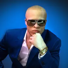 Dengarkan Semme, tonton video musik, baca bio, lihat tanggal tur & lainnya!