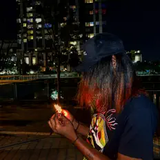 Kill BAMを聴いたり、ミュージックビデオを鑑賞したり、経歴やツアー日程などを確認したりしましょう！