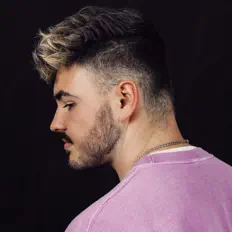 收听 Luke Lorenz、观看音乐视频、阅读小传、查看巡演日期等 ！