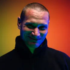 收听 Deadi、观看音乐视频、阅读小传、查看巡演日期等 ！