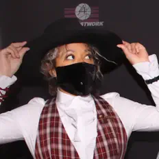 Laineを聴いたり、ミュージックビデオを鑑賞したり、経歴やツアー日程などを確認したりしましょう！