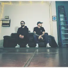 Escucha a CXLVMBIA, mira vídeos musicales, lee la biografía, consulta fechas de giras y mucho más.