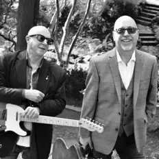 Escucha a Edison Junction Band, mira videos musicales, lee su biografía, consulta las fechas de las gira y más.