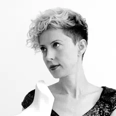 Poslechněte si interpreta Xenia Pestova Bennett, sledujte hudební videa, přečtěte si životopis, podívejte se na data turné a další informace.