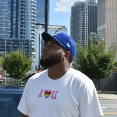 Poslechněte si interpreta Postalboy P, sledujte hudební videa, přečtěte si životopis, podívejte se na data turné a další informace.