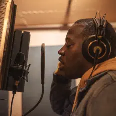 Kinglordcapoを聴いたり、ミュージックビデオを鑑賞したり、経歴やツアー日程などを確認したりしましょう！