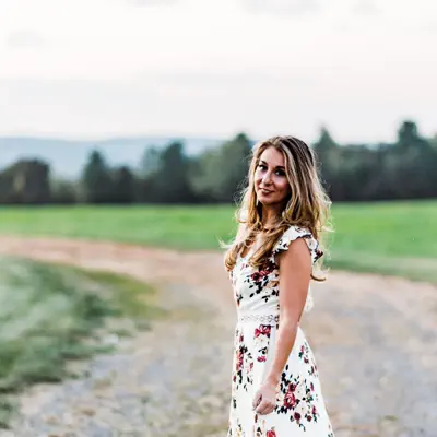 Listen to Shanna Jackman, watch music videos, read bio, see tour dates & more!