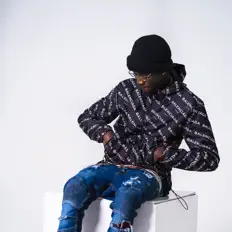 聆聽 Kay the Kid、觀看音樂影片、閱讀小傳、查看巡演日期等！