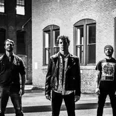 Dengarkan Fire in the Field, tonton video musik, baca bio, lihat tanggal tur & lainnya!