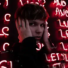 Hör dir itraffic an, schau dir Musikvideos an, lies die Biografie, finde Tourdaten und mehr!