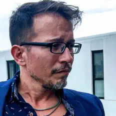 Luister naar I AM a DUO, bekijk muziekvideo's, lees de bio, bekijk de tourdata, en meer!