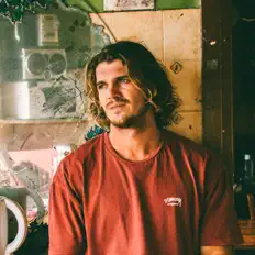 Dengarkan Luke Fox, tonton video musik, baca bio, lihat tanggal tur & lainnya!