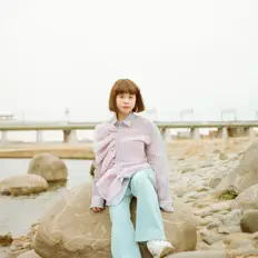 Moeka Gigaを聴いたり、ミュージックビデオを鑑賞したり、経歴やツアー日程などを確認したりしましょう！
