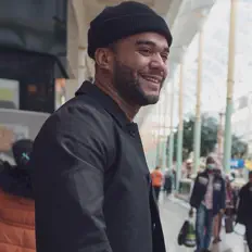 Ακούστε περιεχόμενο από Thomas Aliyu, παρακολουθήστε μουσικά βίντεο, διαβάστε το βιογραφικό, δείτε ημερομηνίες περιοδείας, και πολλά ακόμη!