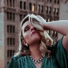 Escucha a Sarah Jo, mira videos musicales, lee su biografía, consulta las fechas de las gira y más.