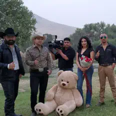 Escucha a Julio Cruz, mira videos musicales, lee su biografía, consulta las fechas de las gira y más.