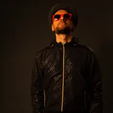 Ascolta Base Mosquito, guarda video musicali, leggi la biografia, vedi le date del tour & altro!