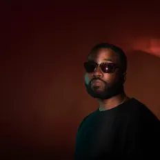 聆聽 Oga Silachi、觀看音樂影片、閱讀小傳、查看巡演日期等！