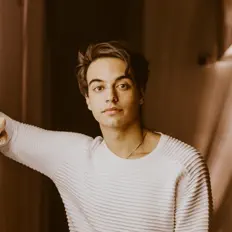 Luister naar Lyus, bekijk muziekvideo's, lees de bio, bekijk de tourdata, en meer!