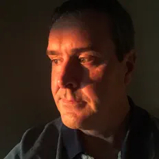 Eamonn Dargan: песни, клипы, биография, даты выступлений и многое другое.