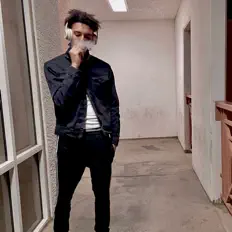 Ouve Waynee, vê vídeos de música, lê a biografia, vê as datas da digressão e muito mais!