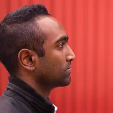 Nolan Pillayを聴いたり、ミュージックビデオを鑑賞したり、経歴やツアー日程などを確認したりしましょう！