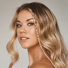 Ouve Hollie Shearer, vê vídeos de música, lê a biografia, vê as datas da digressão e muito mais!