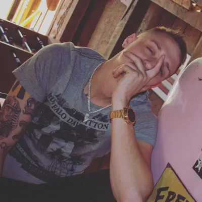 Listen to LouisxLowg, watch music videos, read bio, see tour dates & more!