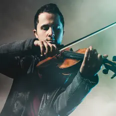 聆聽 ViolinAround、觀看音樂影片、閱讀小傳、查看巡演日期等！