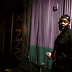 Poslechněte si interpreta Tank Luxiano, sledujte hudební videa, přečtěte si životopis, podívejte se na data turné a další informace.