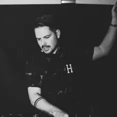 Dengarkan Daniel Levak, tonton video musik, baca bio, lihat tanggal tur & lainnya!