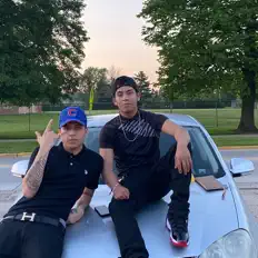 聆聽 Stilo Floow Klan、觀看音樂影片、閱讀小傳、查看巡演日期等！