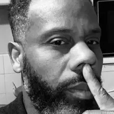 Hansolを聴いたり、ミュージックビデオを鑑賞したり、経歴やツアー日程などを確認したりしましょう！