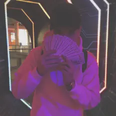 Ouça Traww, assista a videoclipes, leia a biografia, veja as datas das turnês e mais!