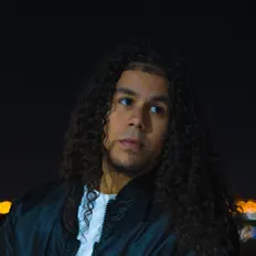 收听 IndigoUgly、观看音乐视频、阅读小传、查看巡演日期等 ！