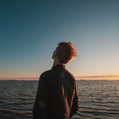 Listen to Vár Sofandi, watch music videos, read bio, see tour dates & more!