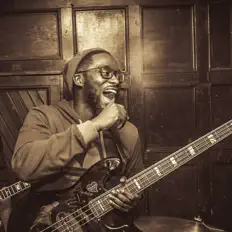 Danny Dwayne dinle, müzik videolarını izle, biyografisini oku, tur tarihlerini ve daha fazlasını gör!