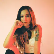 Hör dir Zoe Zobrist an, schau dir Musikvideos an, lies die Biografie, finde Tourdaten und mehr!