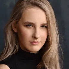 Ava Caceres dinle, müzik videolarını izle, biyografisini oku, tur tarihlerini ve daha fazlasını gör!