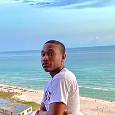 Hör dir King Jolly an, schau dir Musikvideos an, lies die Biografie, finde Tourdaten und mehr!