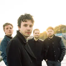 Listen to Land in Sicht, watch music videos, read bio, see tour dates & more!