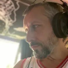 聆聽 Hogerswolf、觀看音樂影片、閱讀小傳、查看巡演日期等！