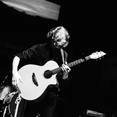 Escucha a Matt Appleby, mira videos musicales, lee su biografía, consulta las fechas de las gira y más.