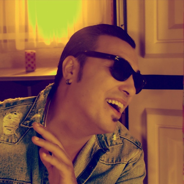 Buze Pe Piele (feat. Vali Vijelie)