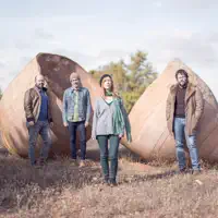 undefined सुनें, म्यूज़िक वीडियो देखें, बायो पढ़ें, दौरे की तारीखें और बहुत कुछ देखें!