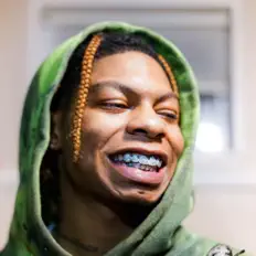 收听 Young Trapuh、观看音乐视频、阅读小传、查看巡演日期等 ！