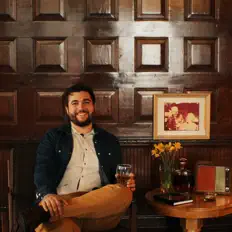 Logan Piercey dinle, müzik videolarını izle, biyografisini oku, tur tarihlerini ve daha fazlasını gör!