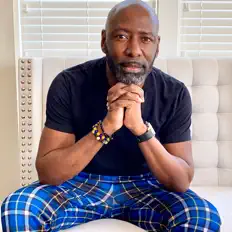 William Richardson dinle, müzik videolarını izle, biyografisini oku, tur tarihlerini ve daha fazlasını gör!