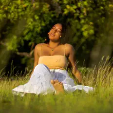 收听 Truvi、观看音乐视频、阅读小传、查看巡演日期等 ！