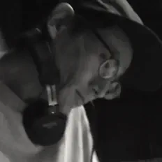Dengarkan KMA, tonton video musik, baca bio, lihat tanggal tur & lainnya!